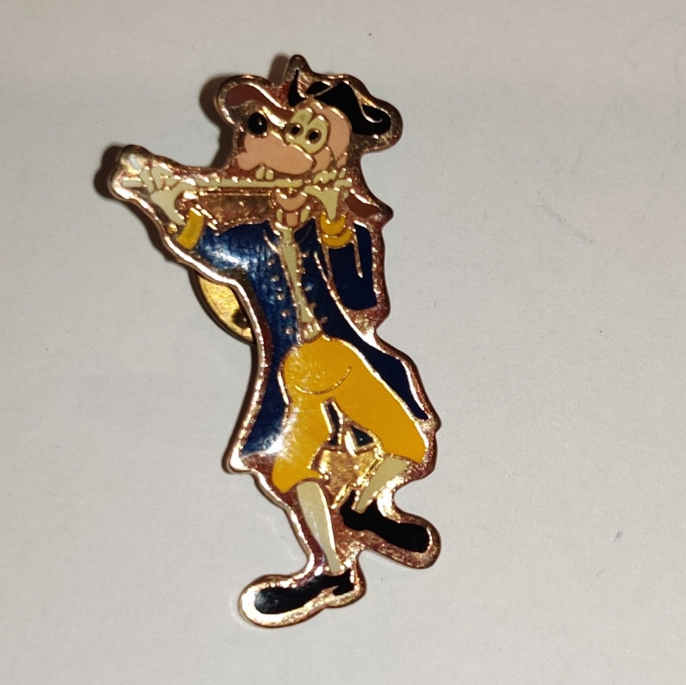 Disney Colonial Goofy Enamel Pin Vintage